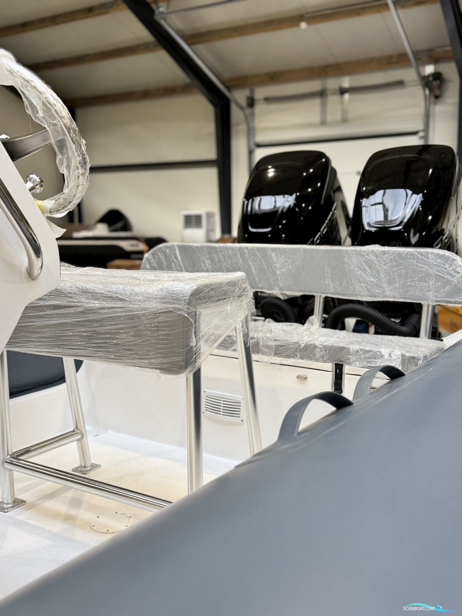 Oceanus VST 24 - Military Grey Hypalon 2X180 Hk Mercury