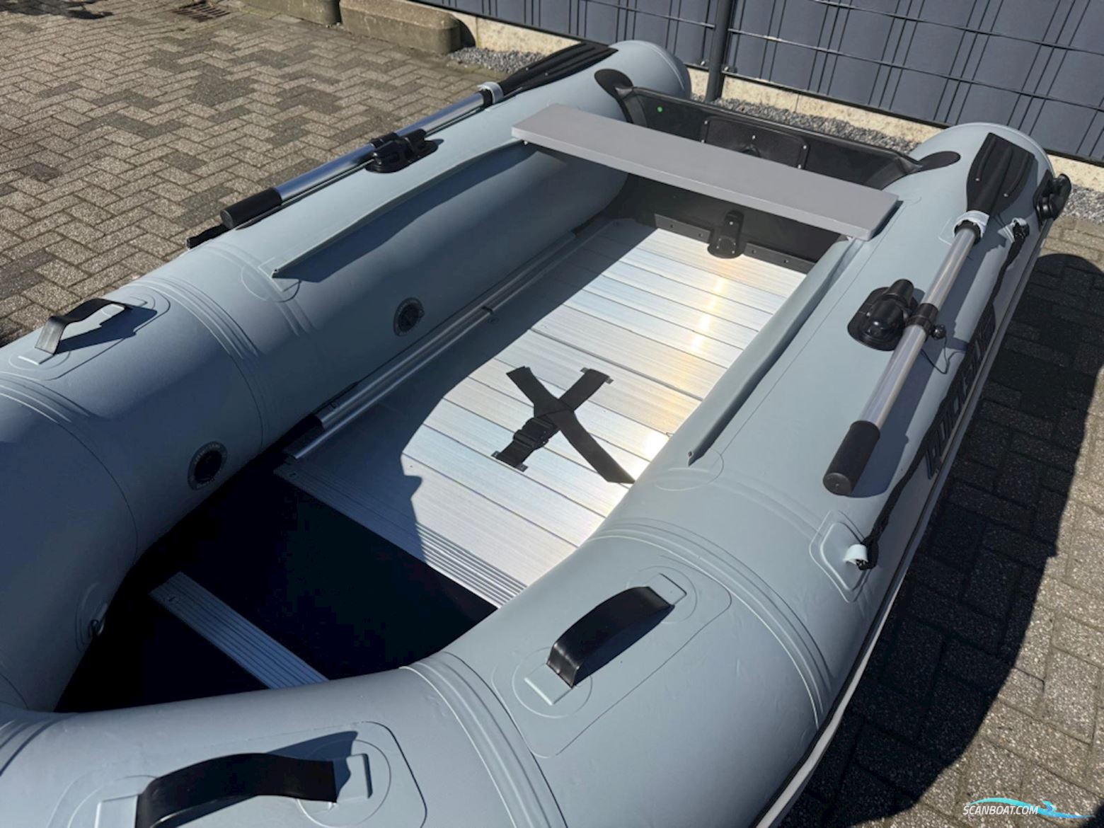 Quicksilver 300 Sport