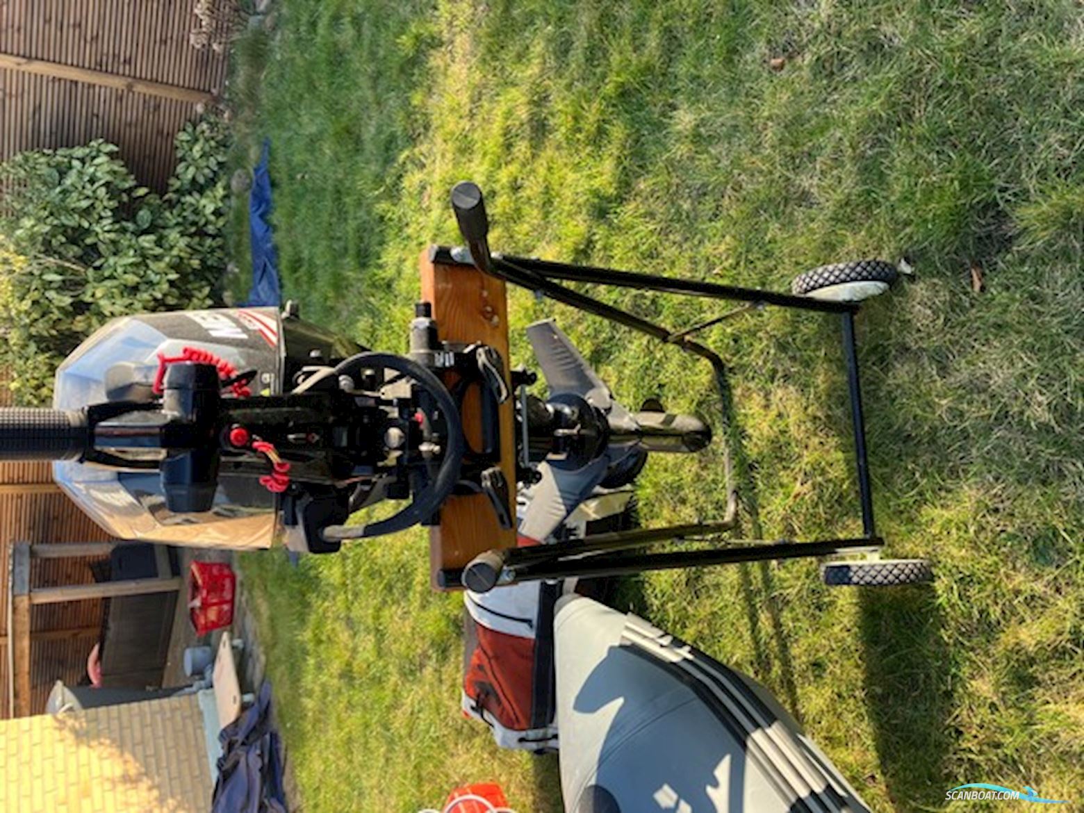 Typhoon gummibåde 4.20 med Mercury 15 hk (sejlet 2 ture)