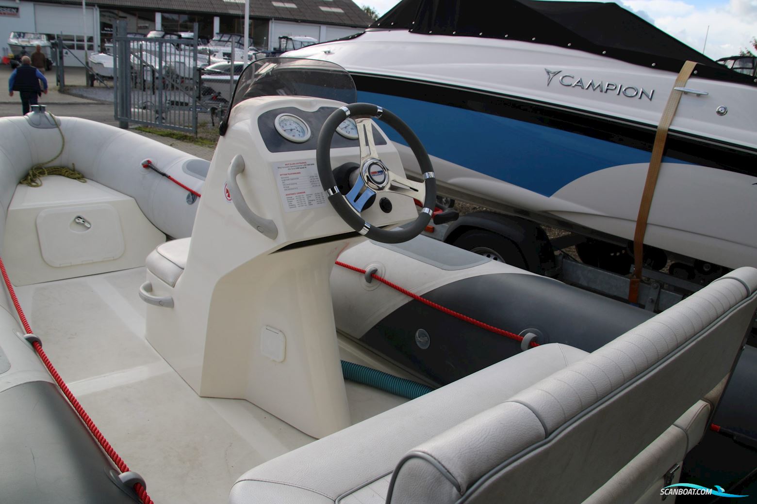 Valiant V-500 Sport