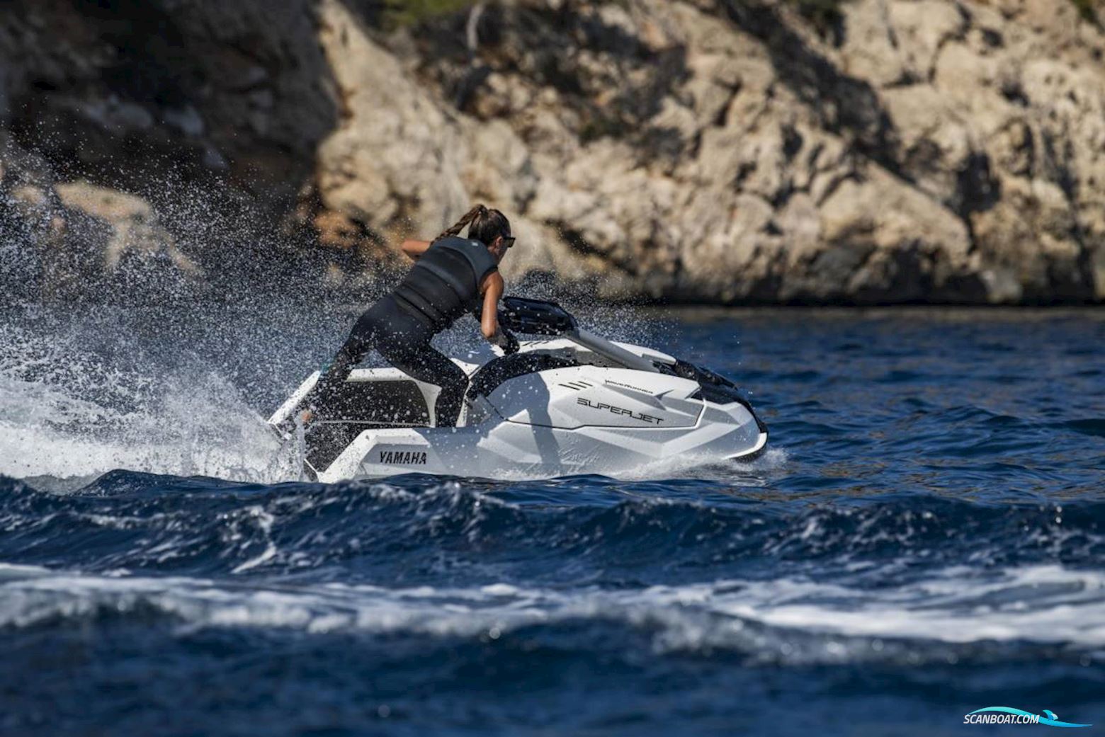 Yamaha SuperJet 700
