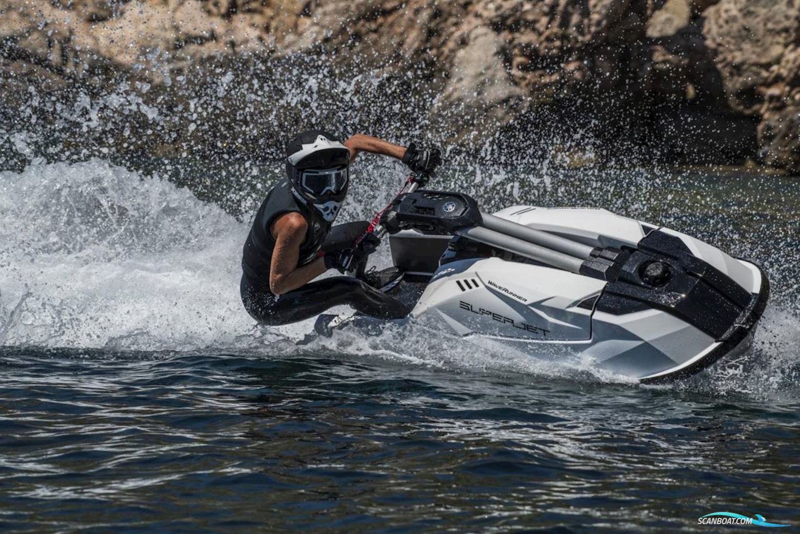 Yamaha Superjet 700 Jetski / Scooter / Jetboot 2025, mit 3-Cylindret, TR-1 High Output, 4-Takts motor, Dänemark