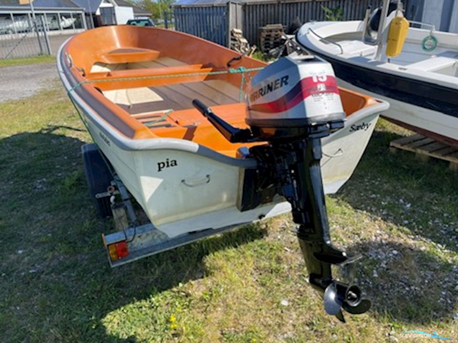 Askeladden Jolle Med Mariner 15 hk Samt Trailer