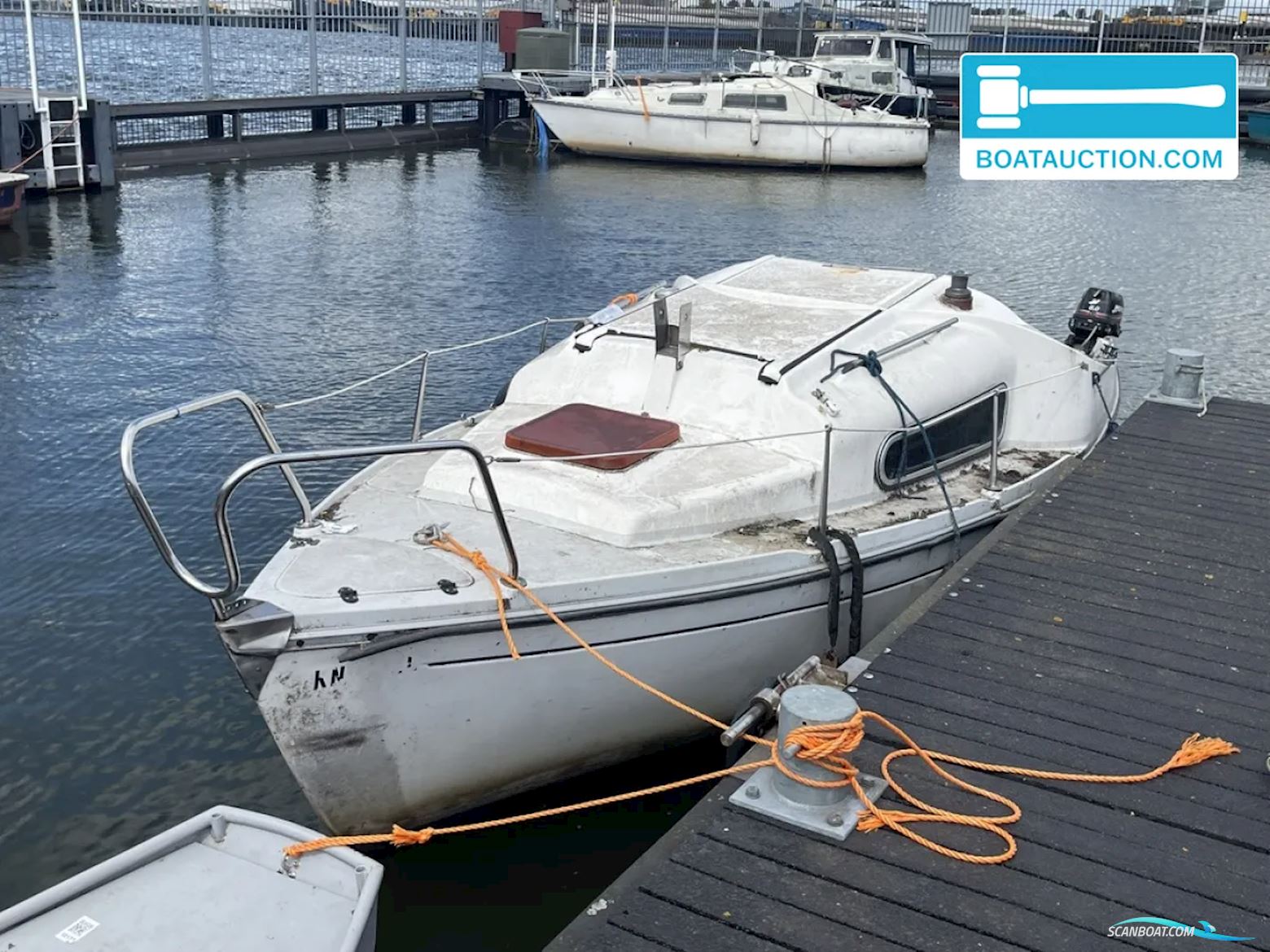 Cabin boat 600 Jolle , med Mercury motor, Holland