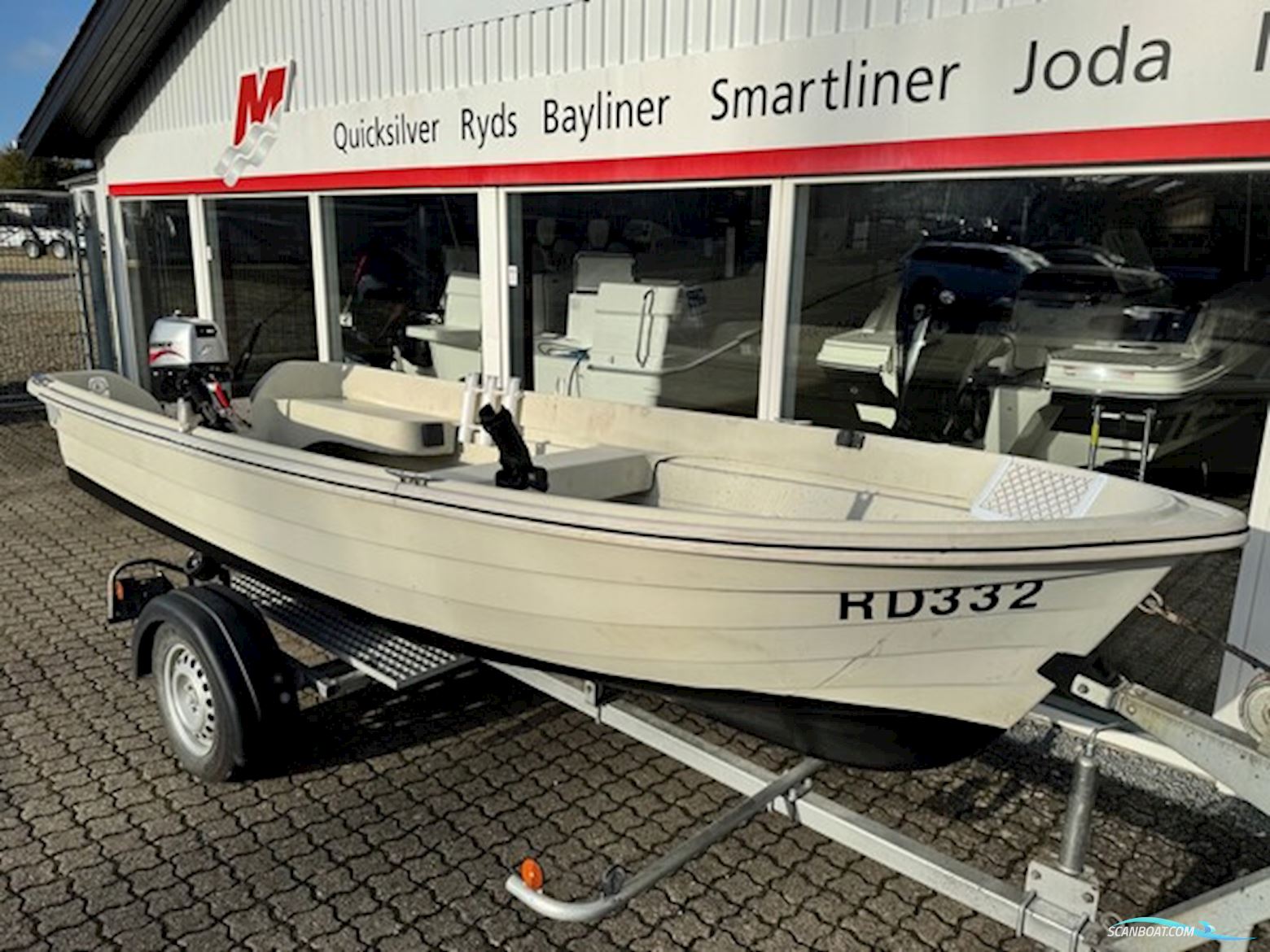 Mørbas 14 Jolle Med 4 hk Mariner 4-Takt og Brenderup 400 kg Bådtrailer.