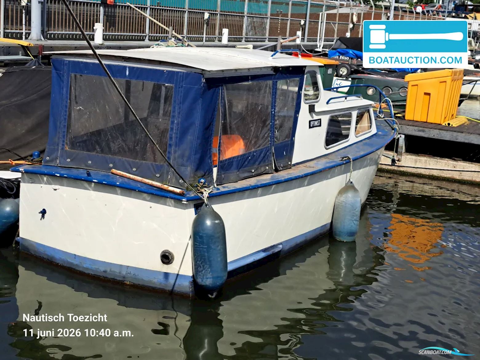 Motorboat 600