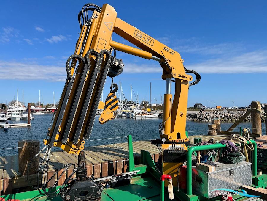 Jack-up og Slæbebåd