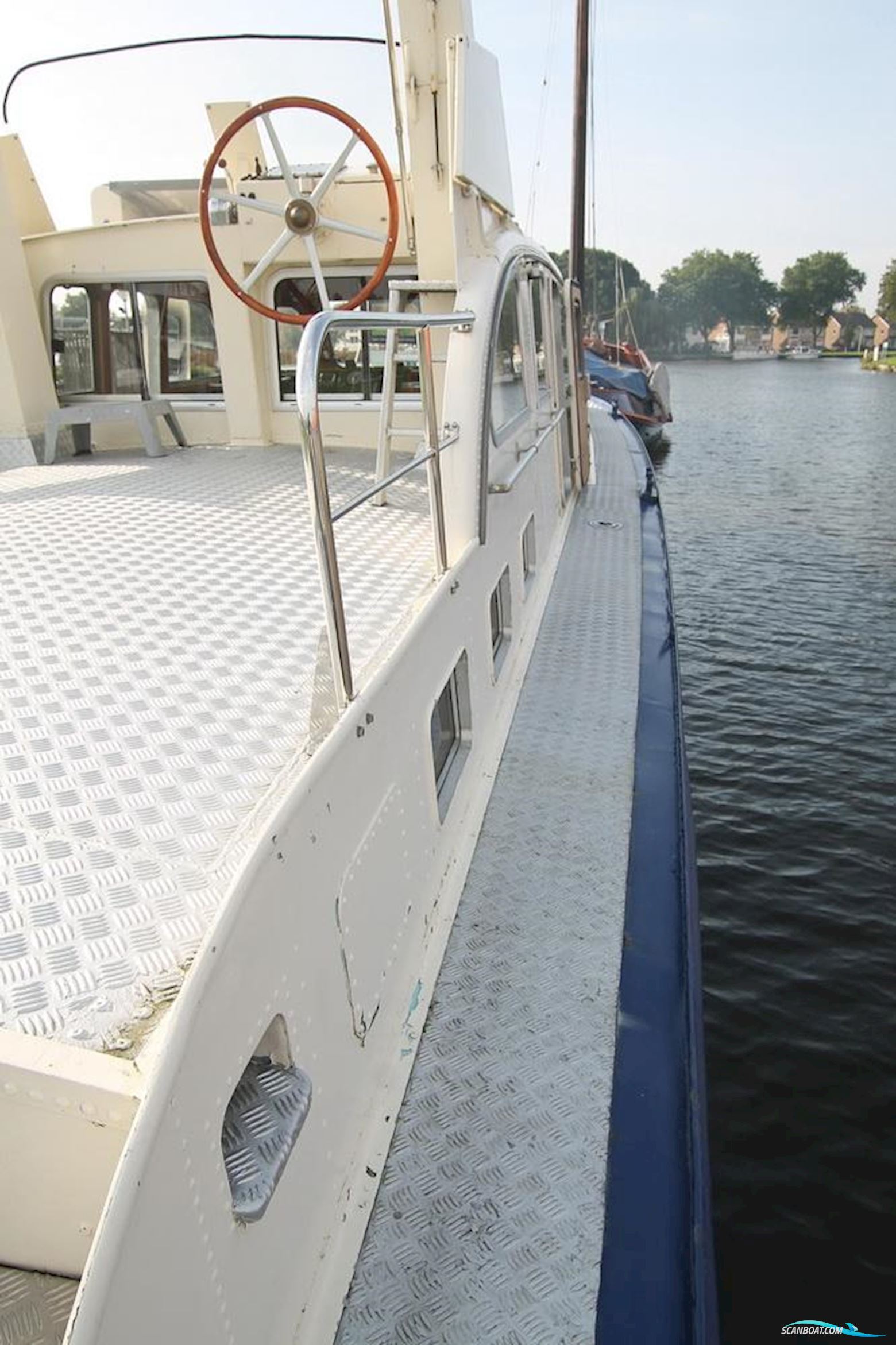 Traditional ex Patrouille Schip