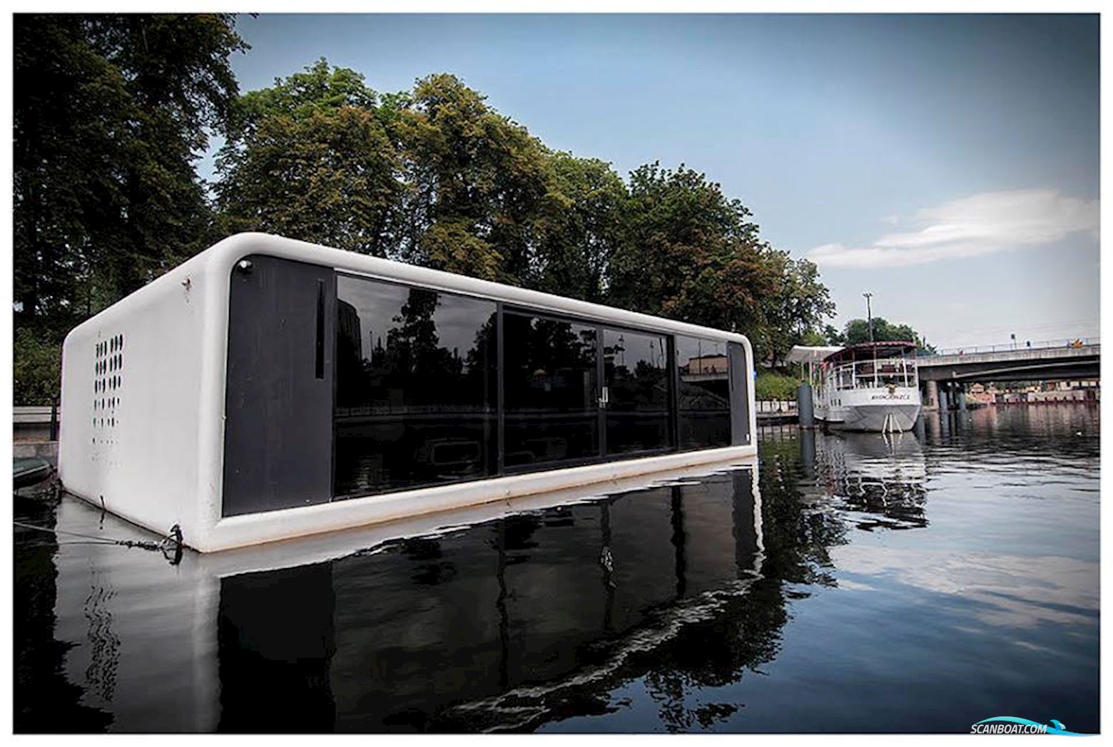 Floodule Floo3 Standard Houseboat Live a board / River boat 2024, Poland