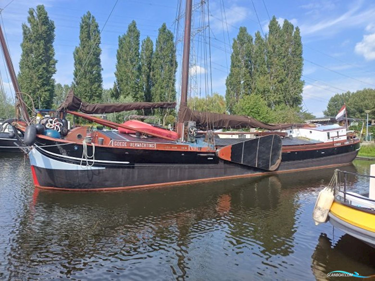 Klipperaak Met Vaste Ligplaats Almere Woonschip Zeilend Live a board / River boat 1915, with Daf engine, The Netherlands