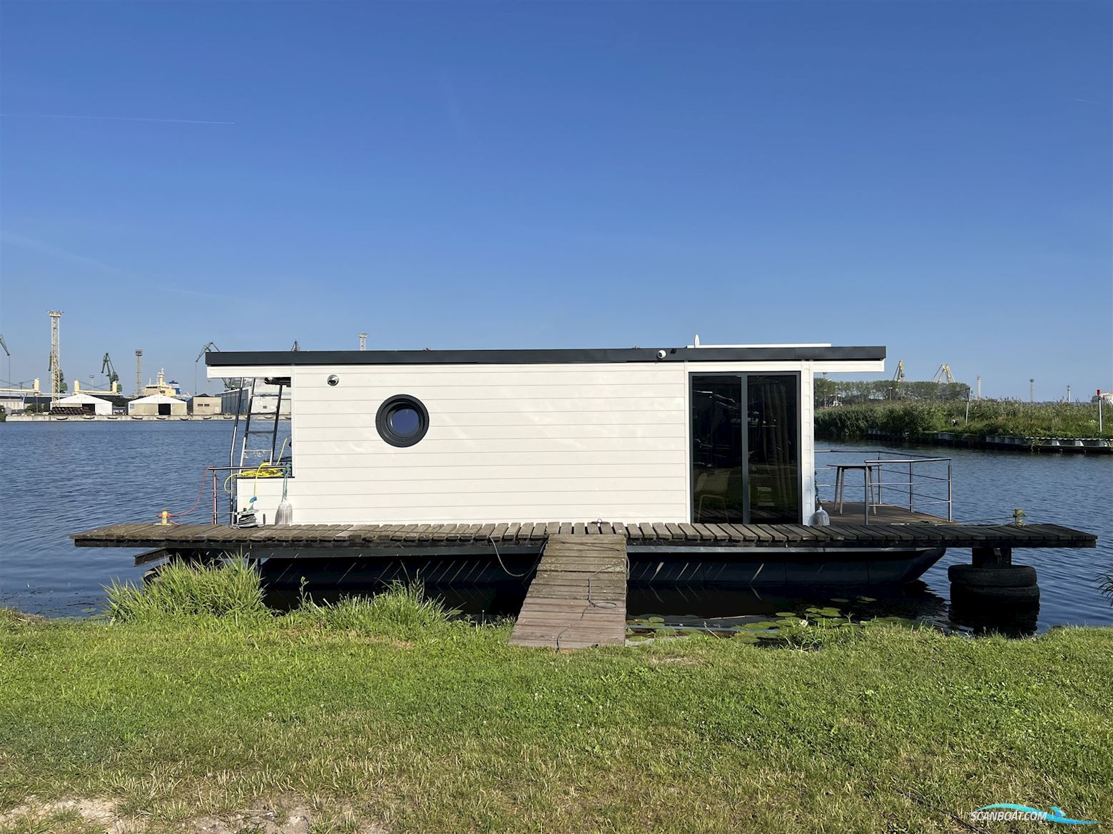 Aqua-House Hausboot Harmonia 340