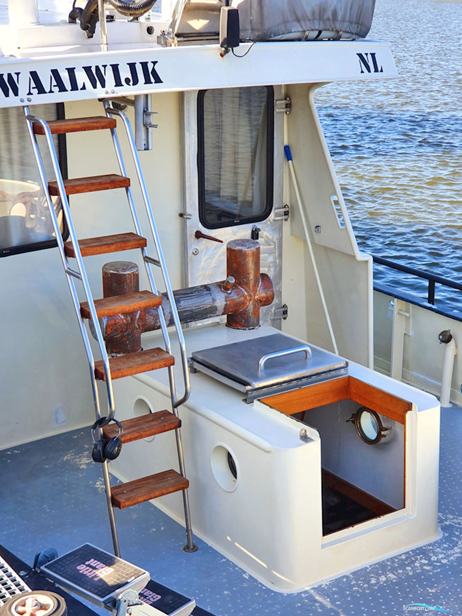 ex Patrouille vaartuig / Varend Woonschip 18.26 met UBC