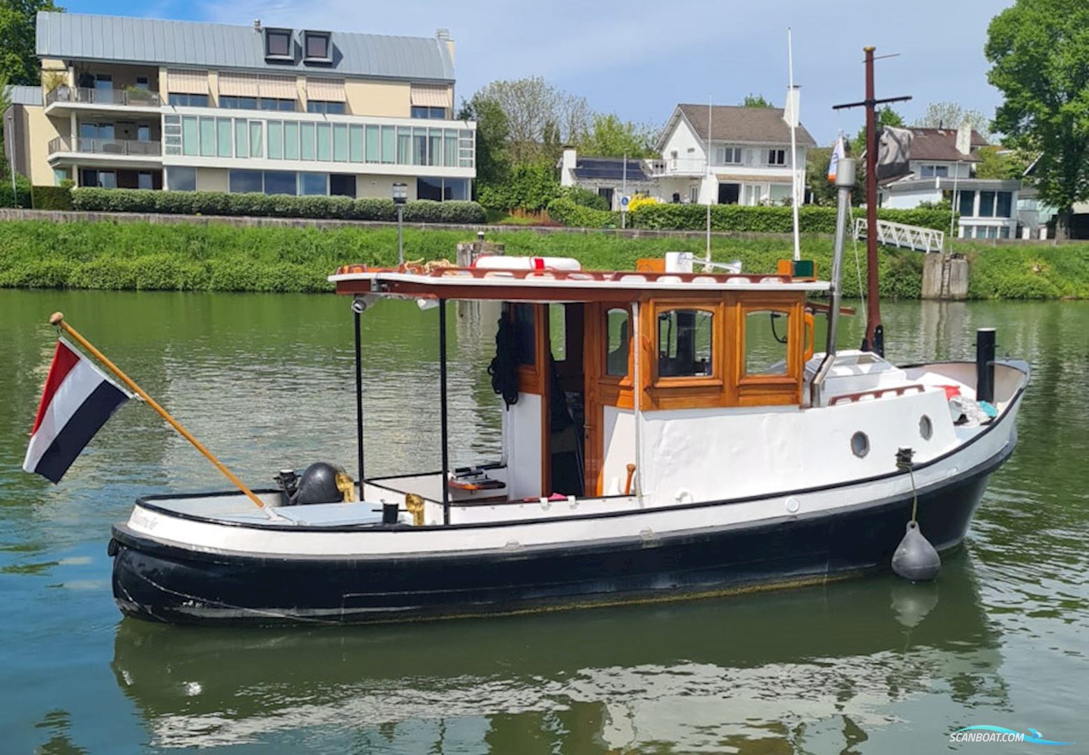 Ex Sleepboot 7.20 Live a board / Riverboat 1950, with Mercedes<br />OM 636 engine, The Netherlands