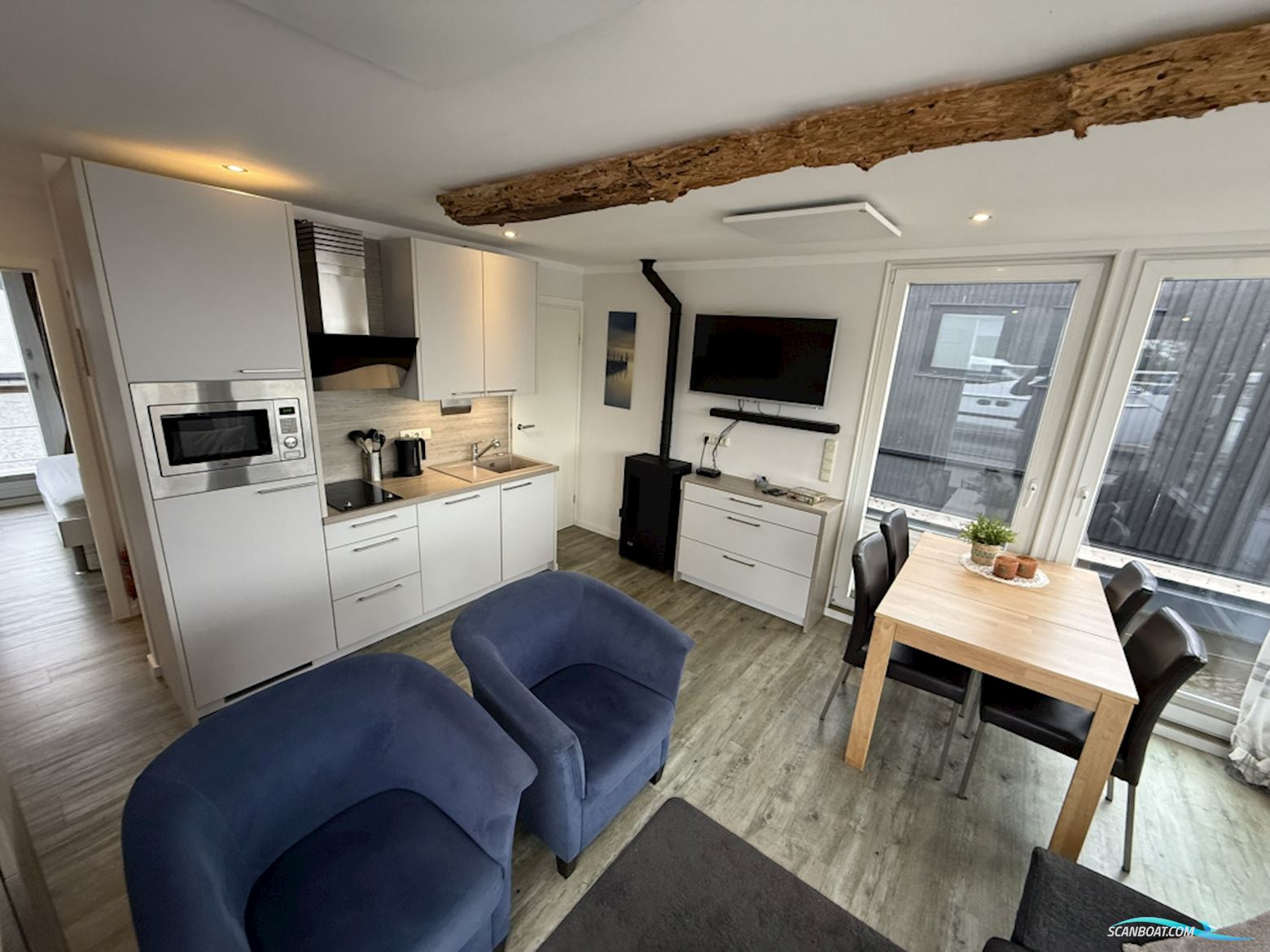 Houseboat  Under Dock  18