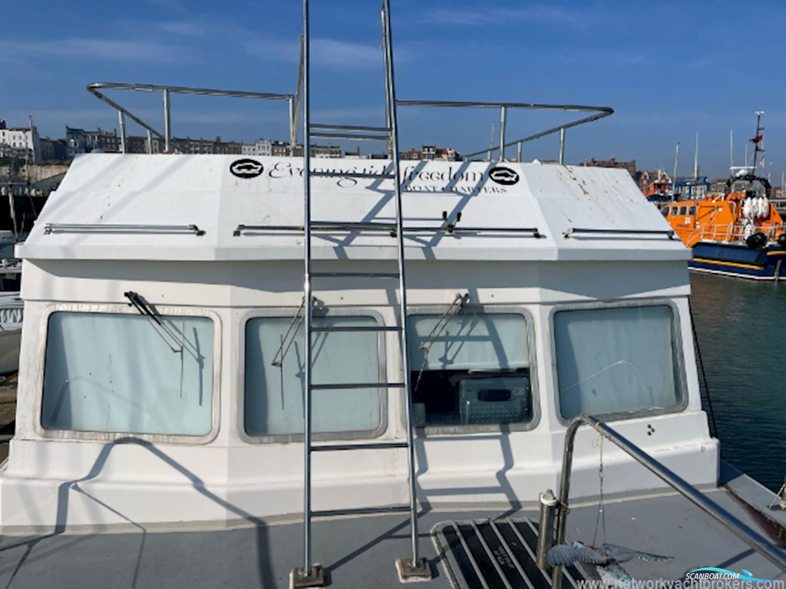 Houseboat Powercat 40 Converted to a