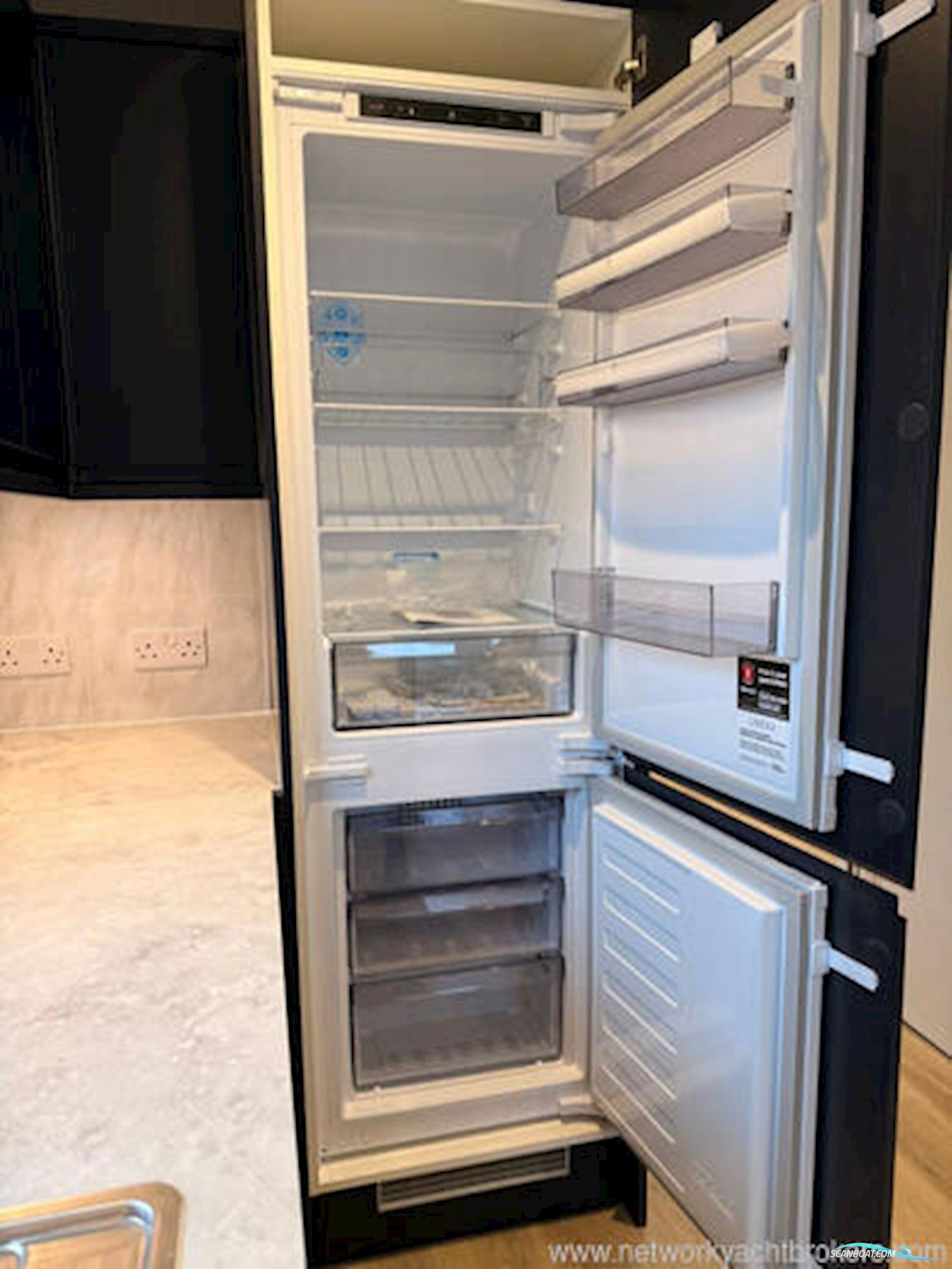 Houseboat River Pod 38