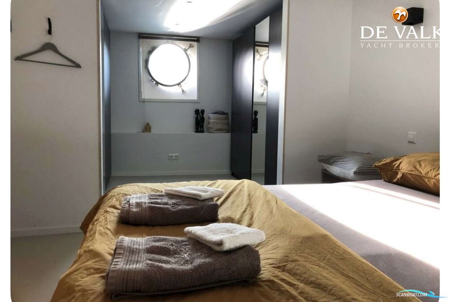 Houseboat Waterloft Luxemotor