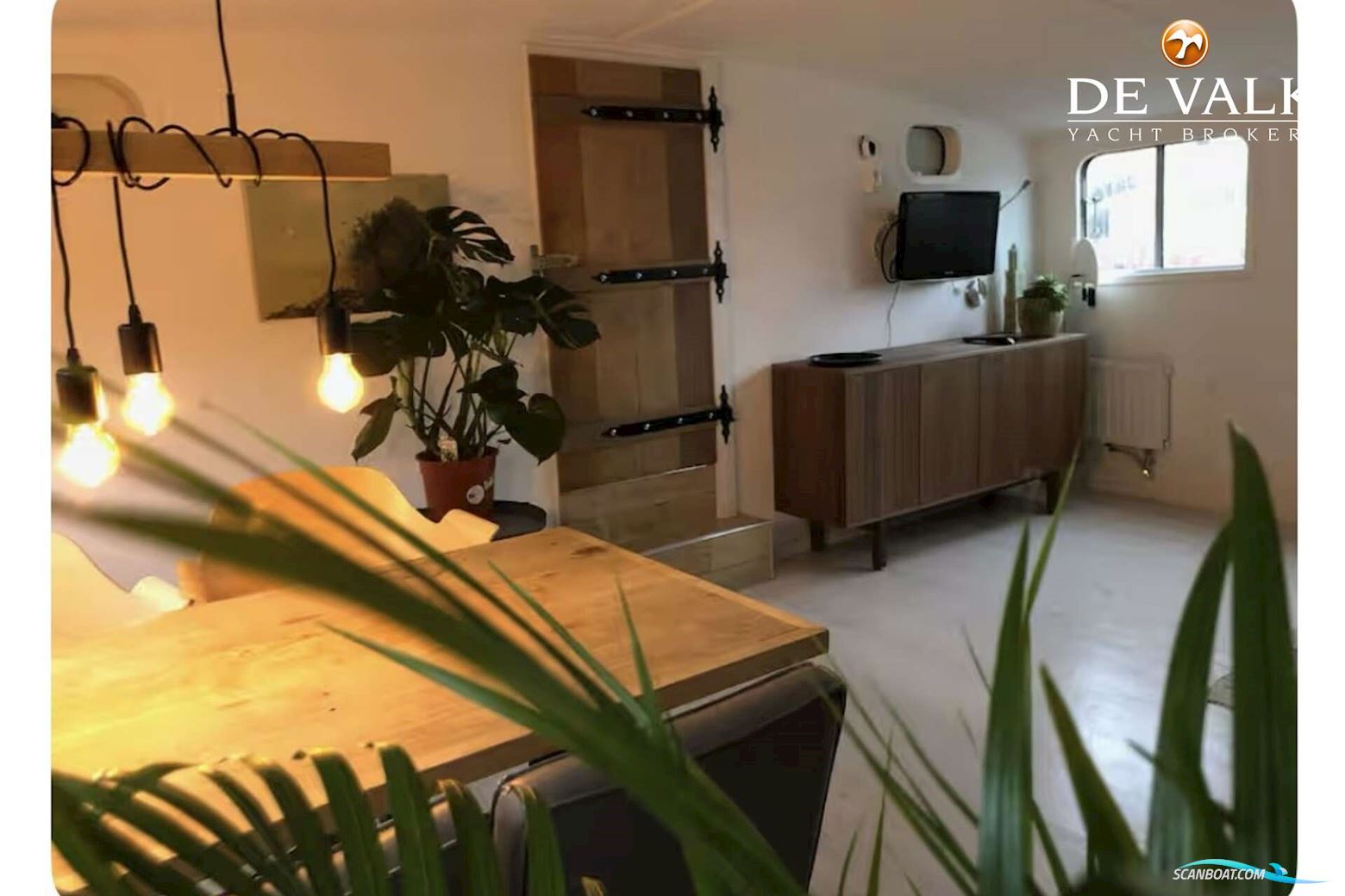 Houseboat Waterloft Luxemotor