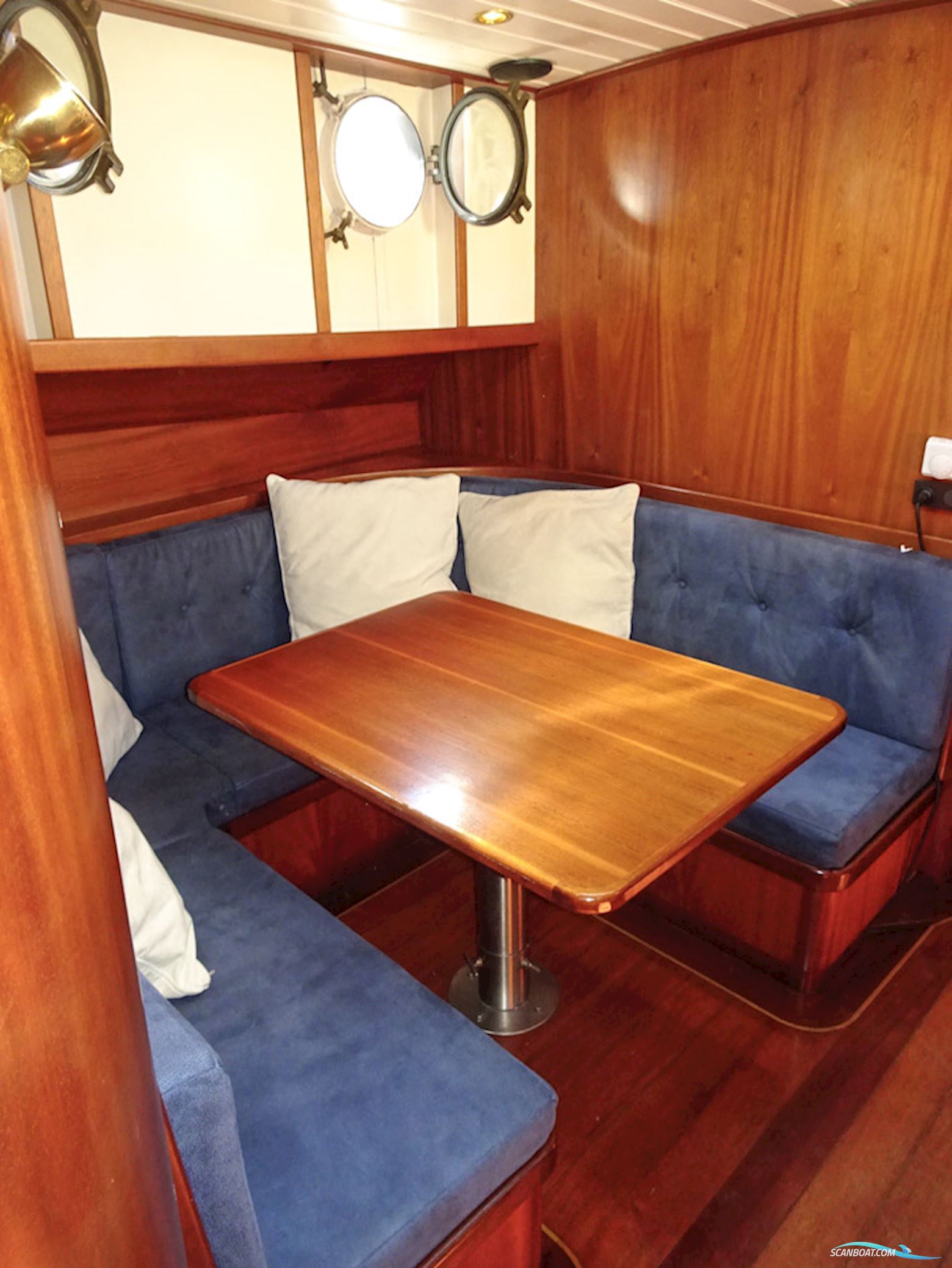 Kotter varend woonschip 14.95