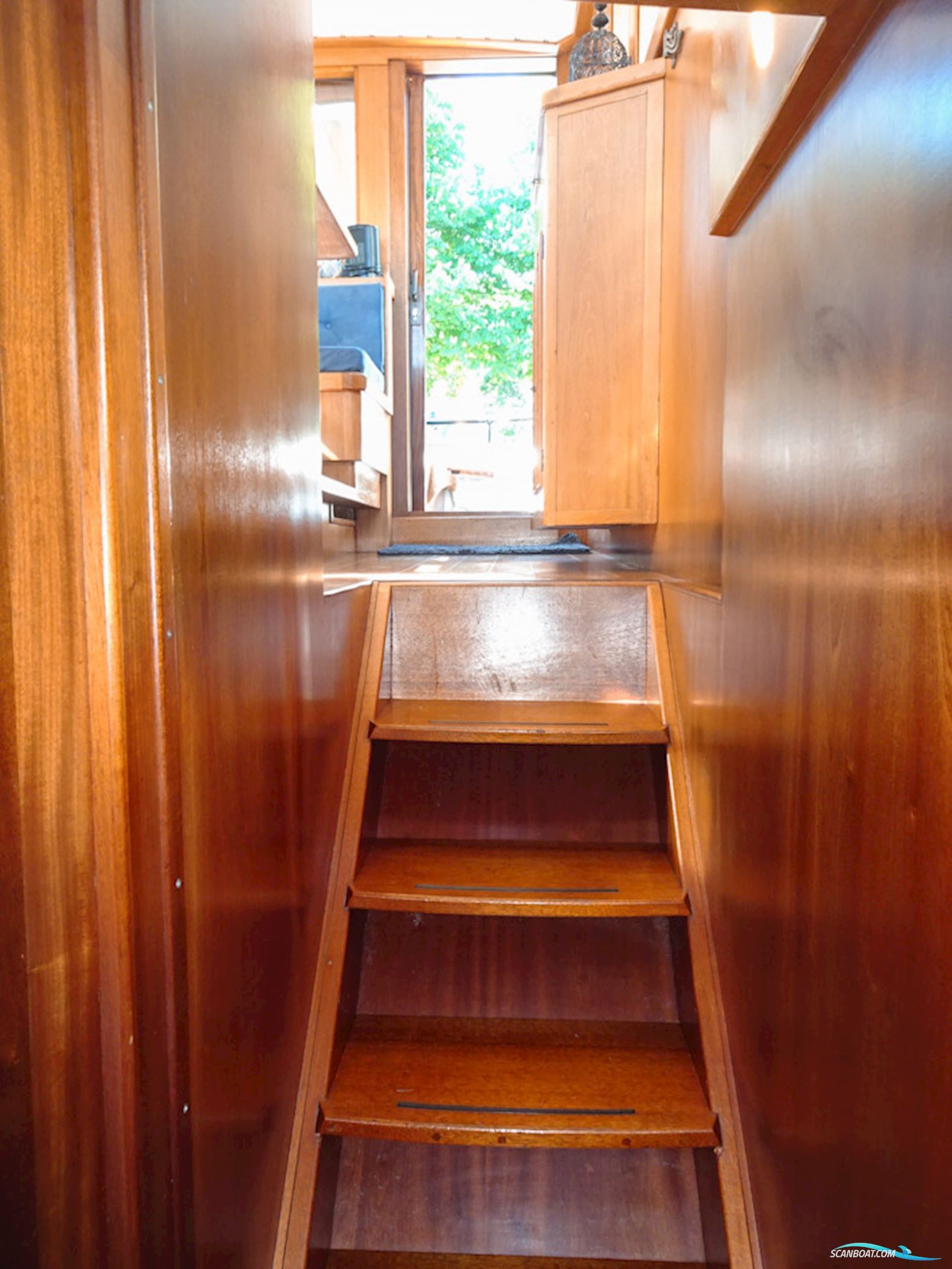 Kotter varend woonschip 14.95