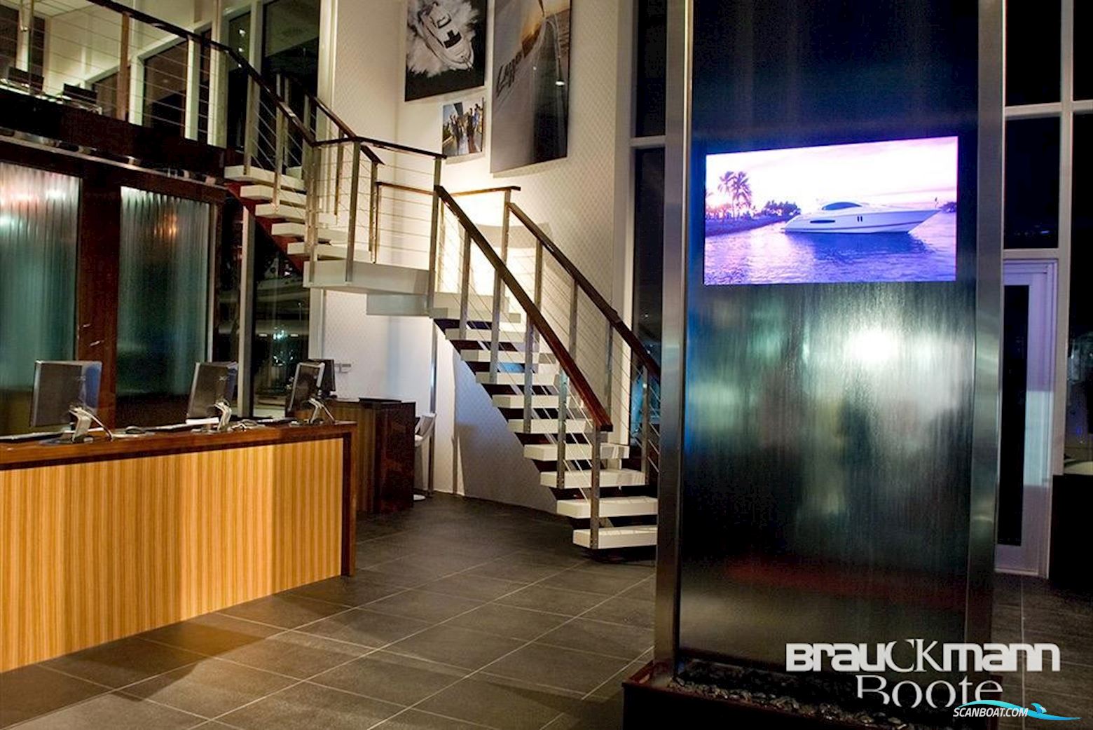 Lazzara Marine Präsentations-Hausboot