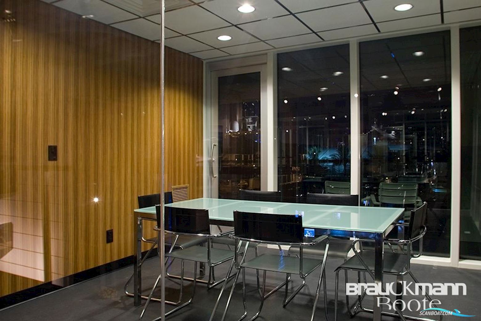 Lazzara Marine Präsentations-Hausboot