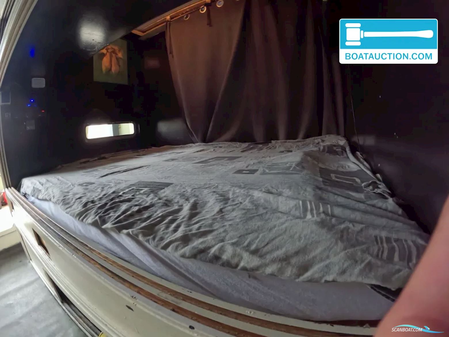 Loosdrecht Houseboat