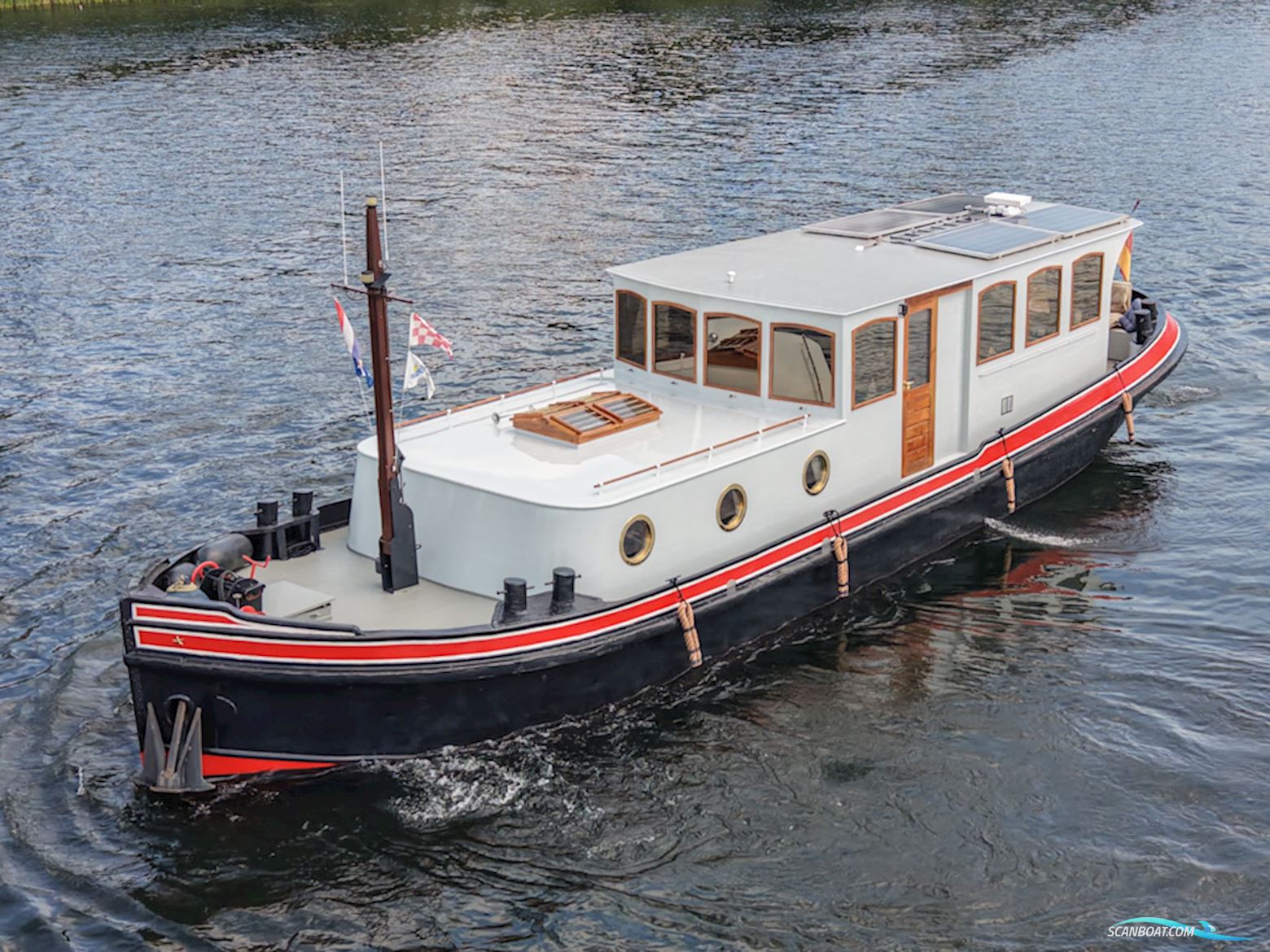 Luxe Motor 16.20 Deckhouse