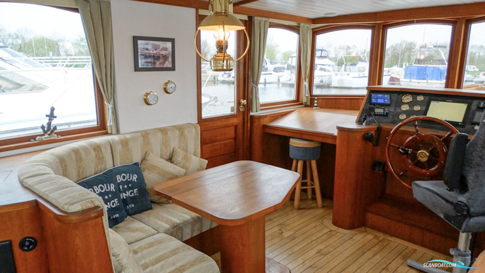 Luxe Motor 16.20 Deckhouse