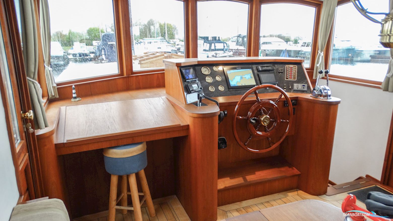 Luxe Motor 16.20 Deckhouse