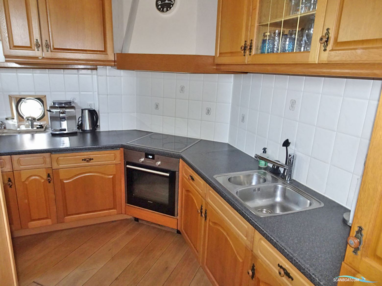 Luxe Motor 36.72, Cbb Rijn