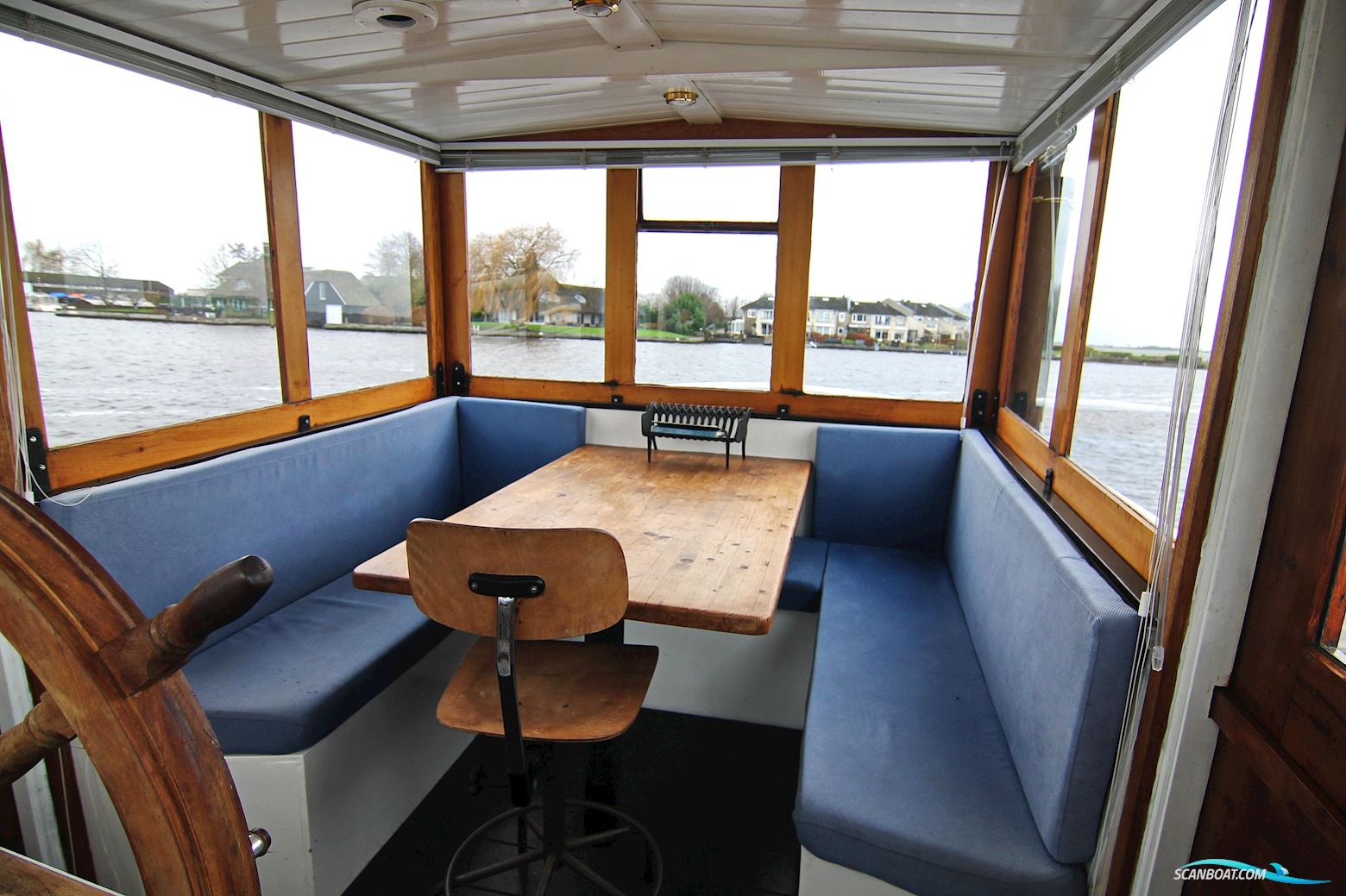 Luxe-Motor Live Aboard