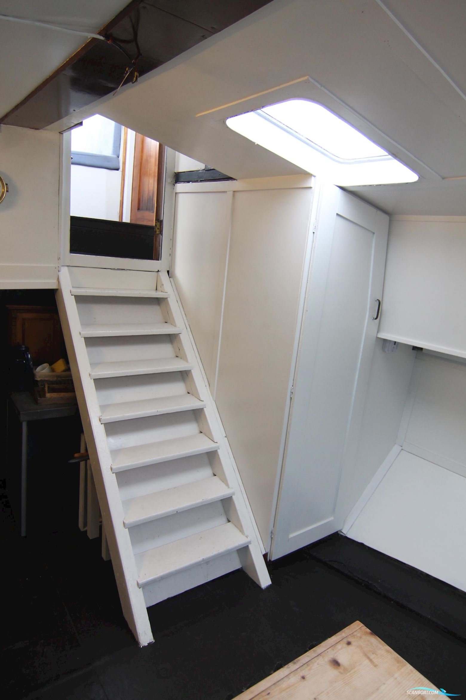 Luxe-Motor Live Aboard