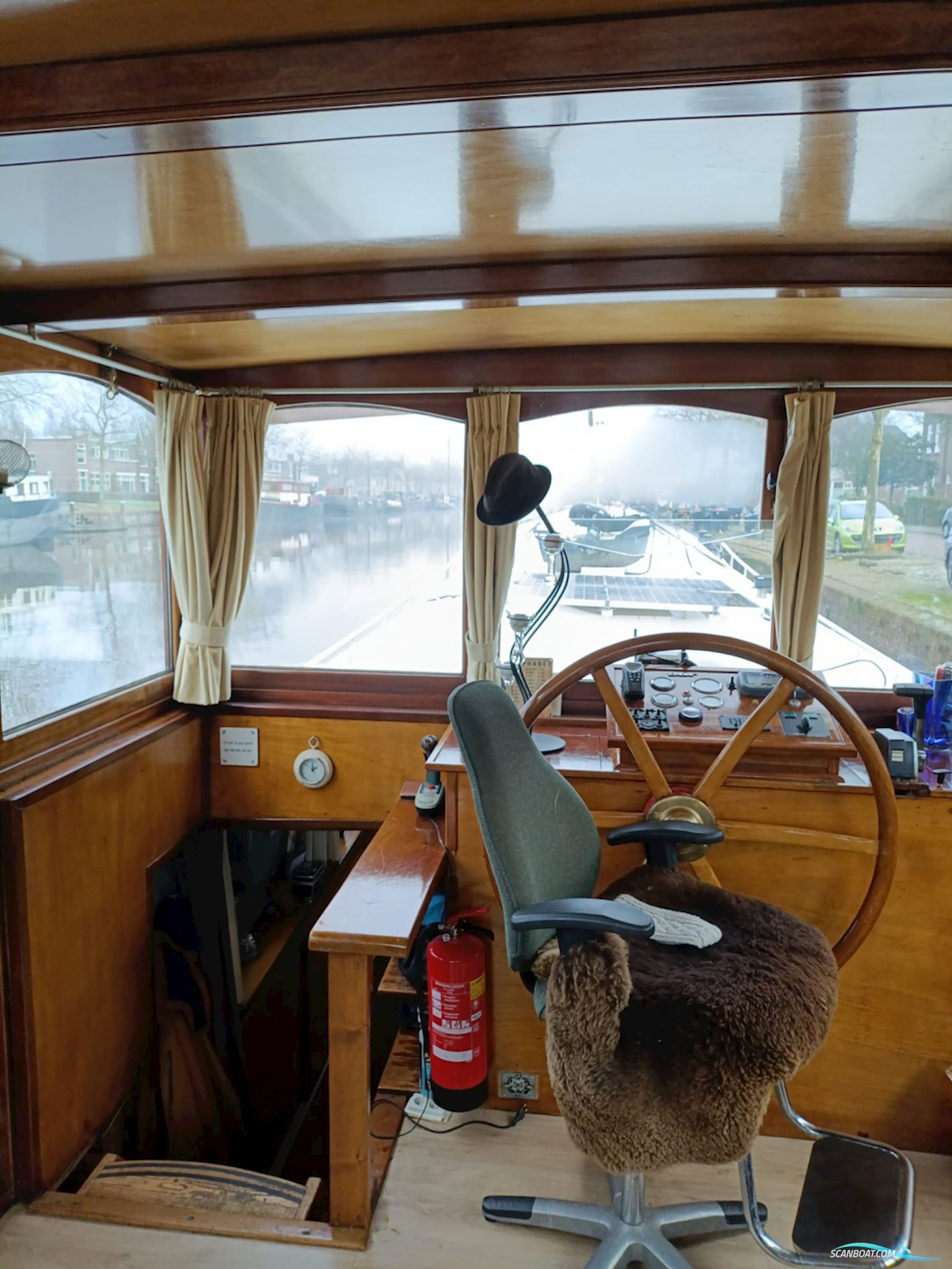 Luxemotor Woonschip 27.00