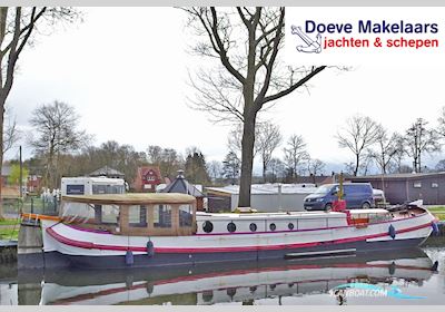 Skutsje 17.08 Live a board / Riverboat 1906, with Thornycroft engine, The Netherlands