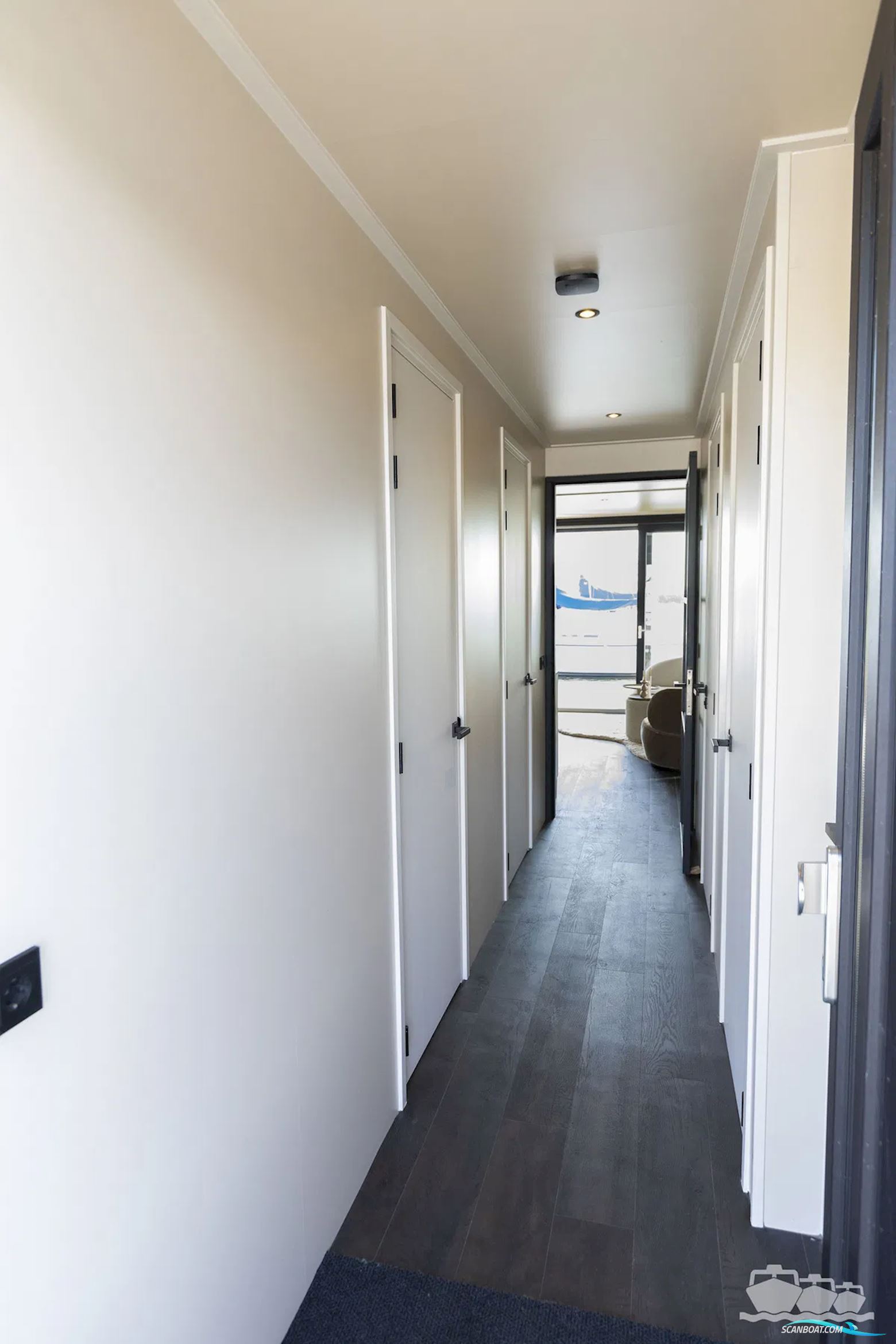 SL Houseboat Marina Den Oever, inclusief ligplaats