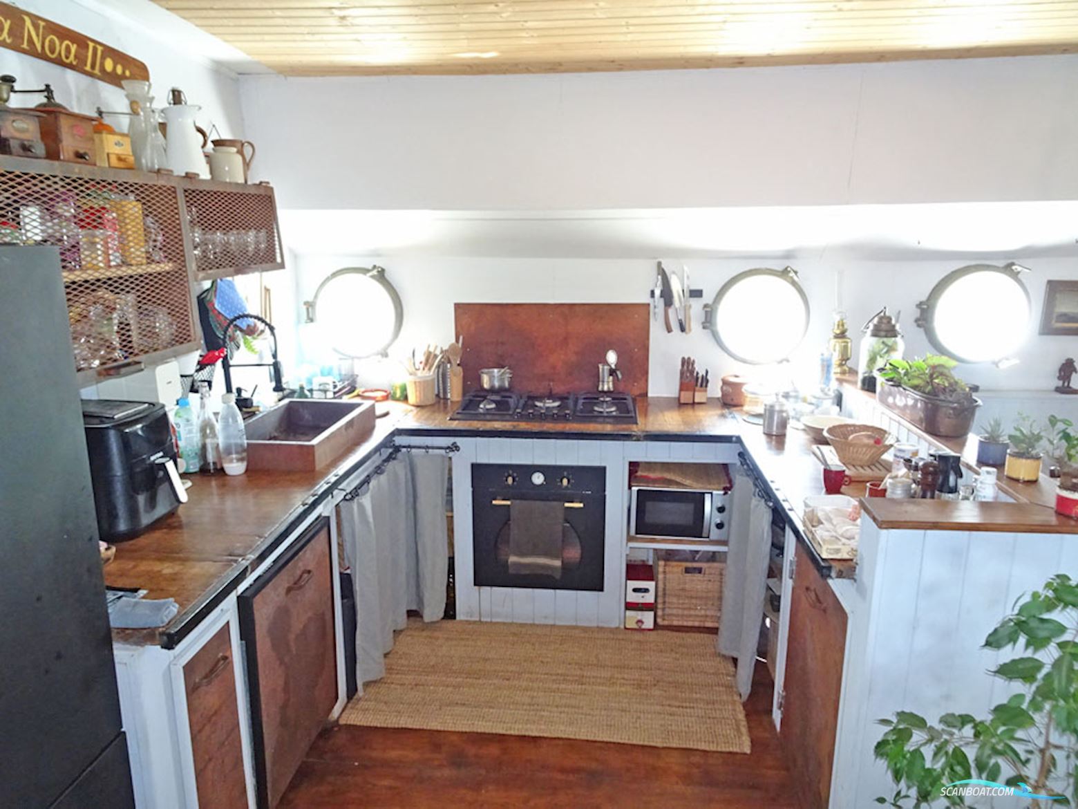 Spits Varend Woonschip 30.53 met UBC