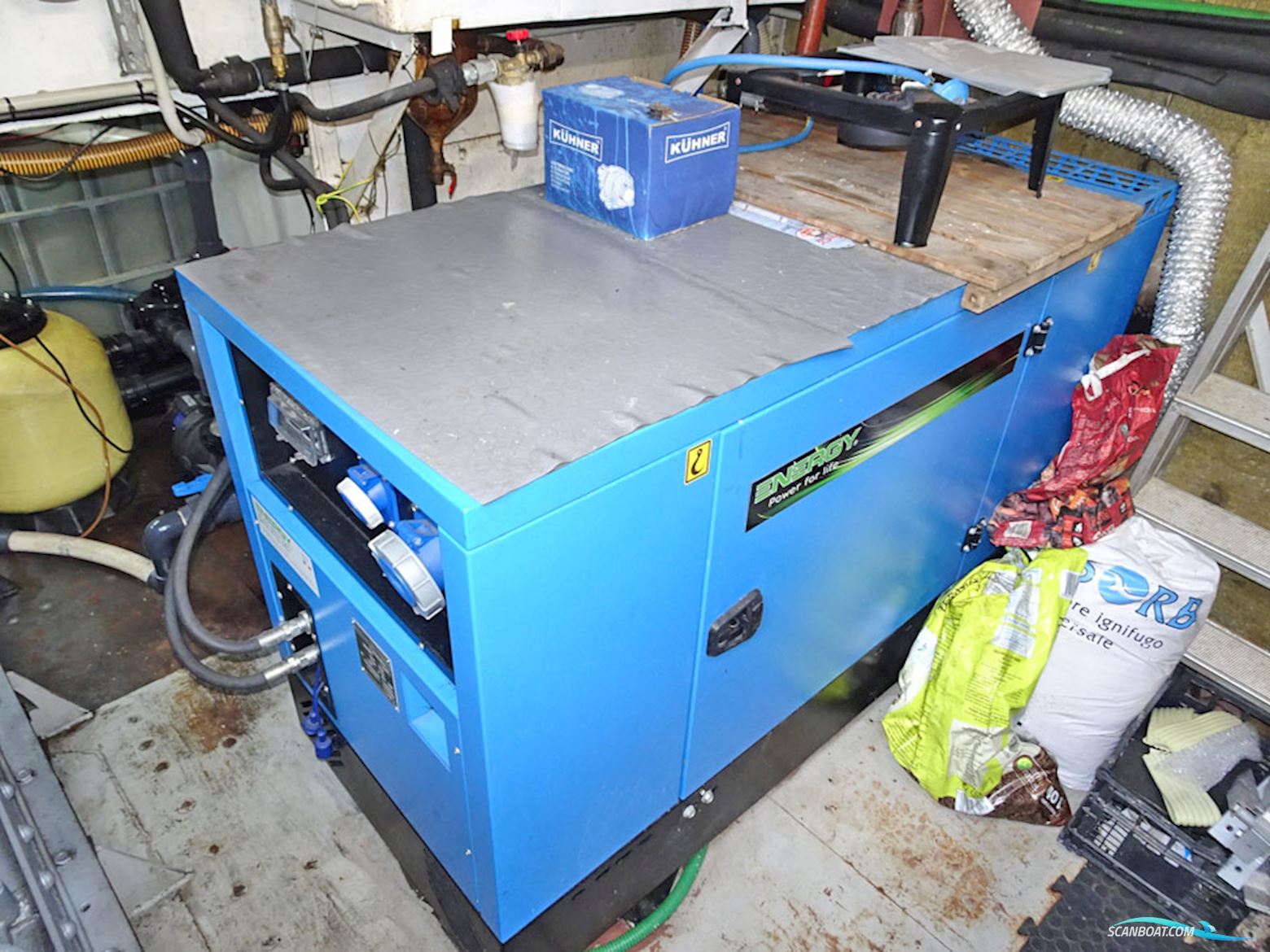 Spits Varend Woonschip 30.53 met UBC