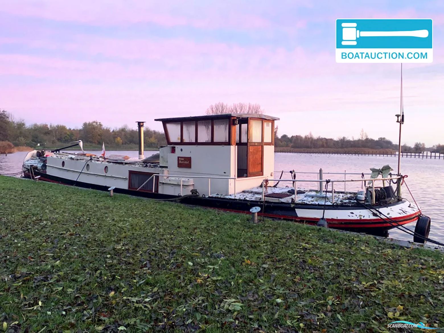 Stijlsteven 1900 Live a board / Riverboat 1904, with Dieselmotor engine, The Netherlands