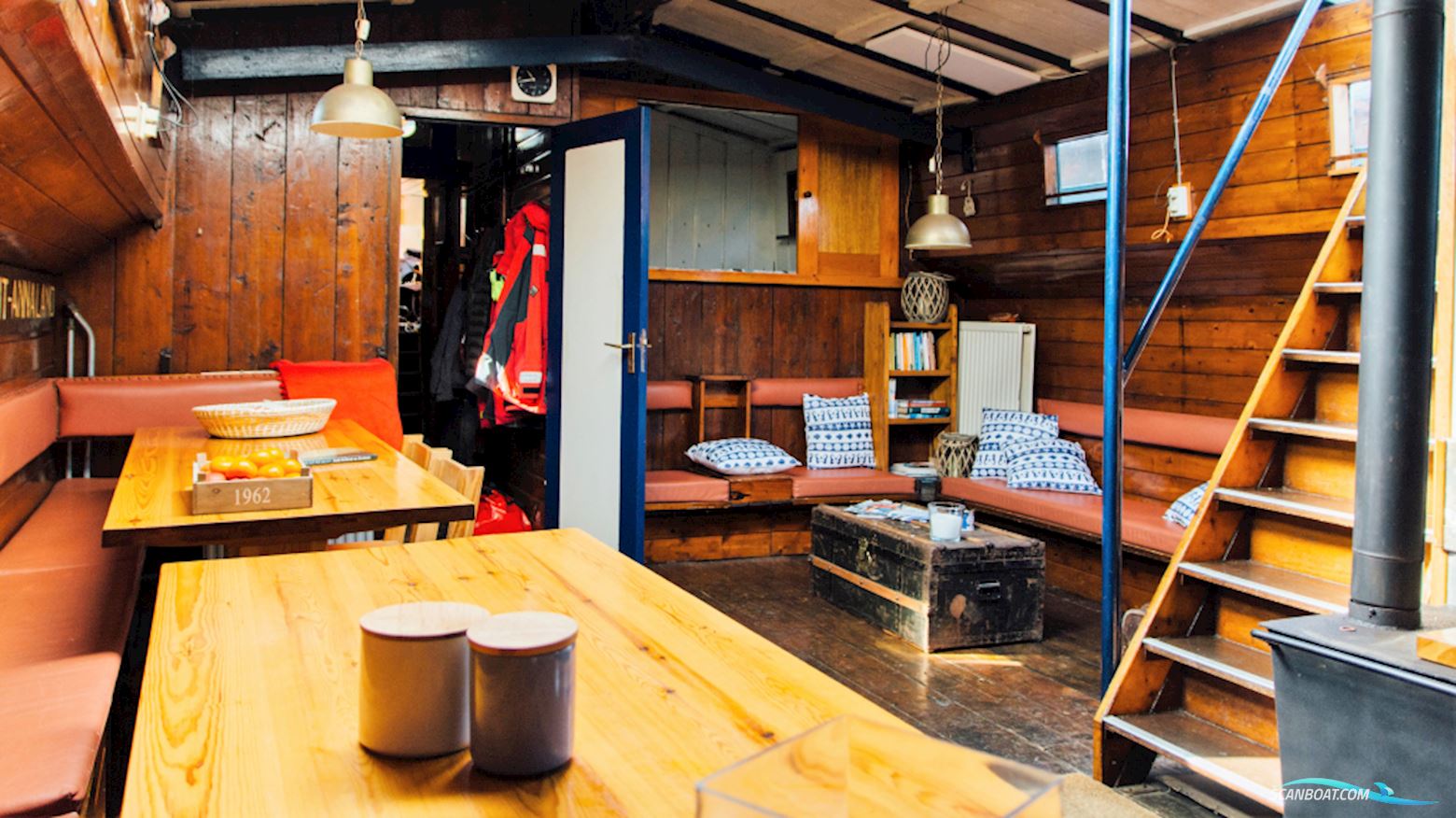 Tjalk Woon-Charter Tjalk