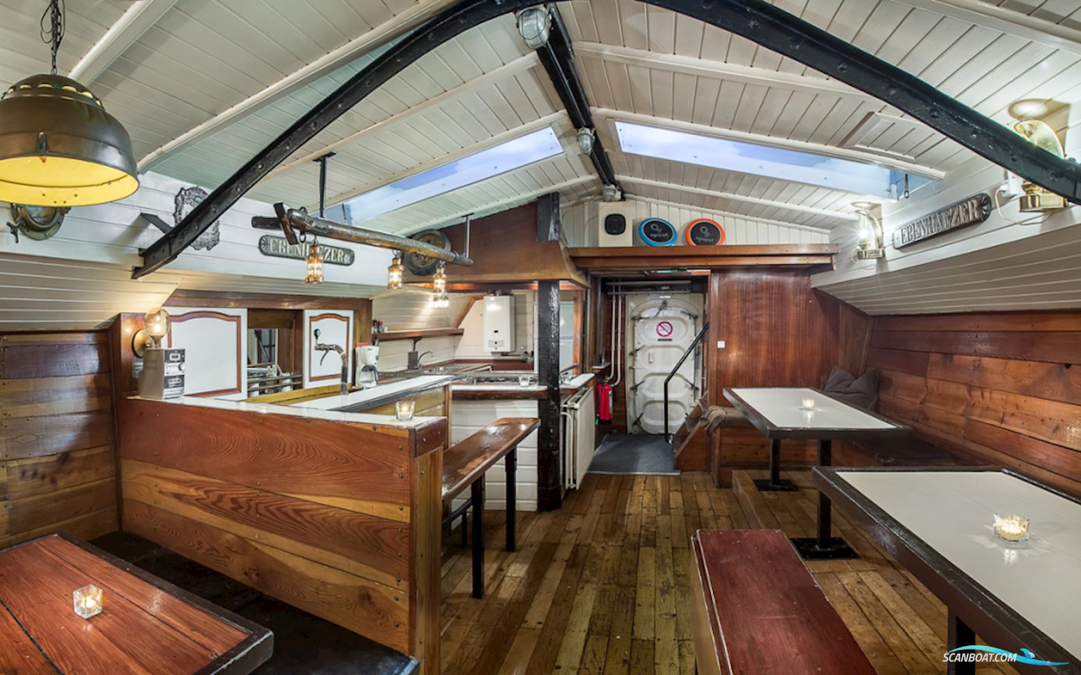 Tjalk Woonschip, Bedrijfsschip