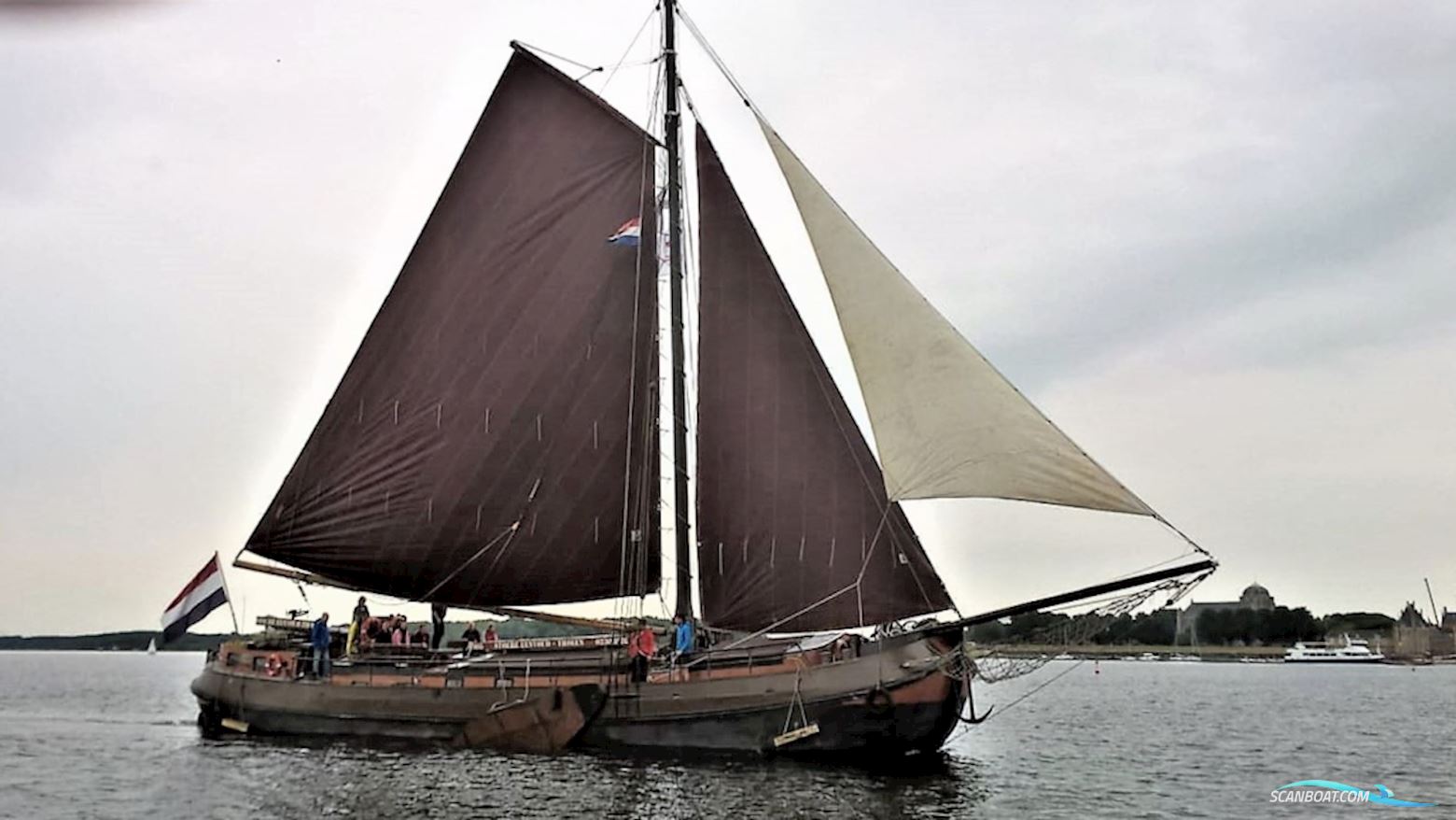 Tjalk Woonschip ex Charter