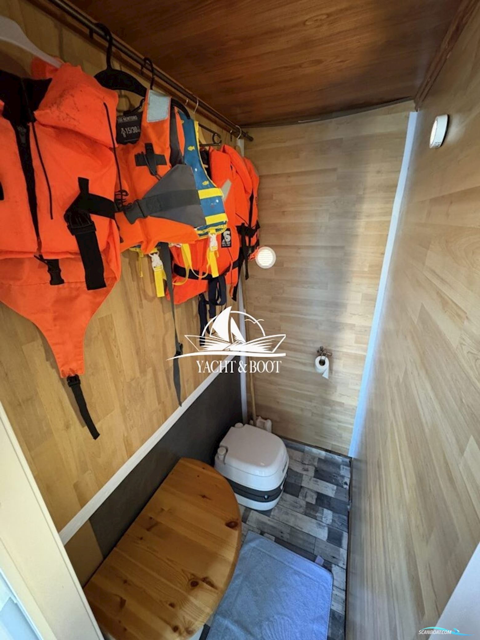 Treibgut Gbr Hausboot 10.6