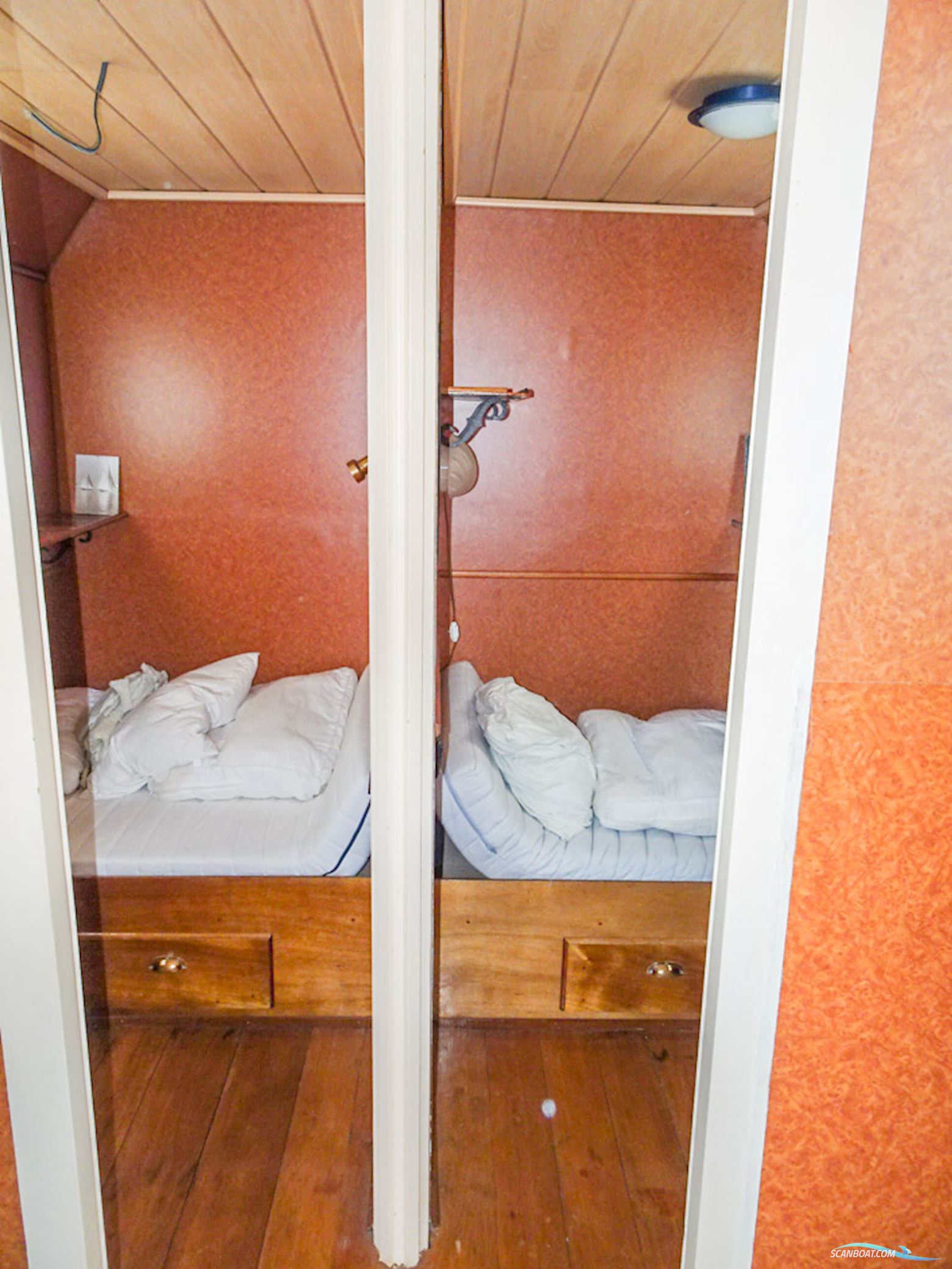 Varend Woonschip 17.16