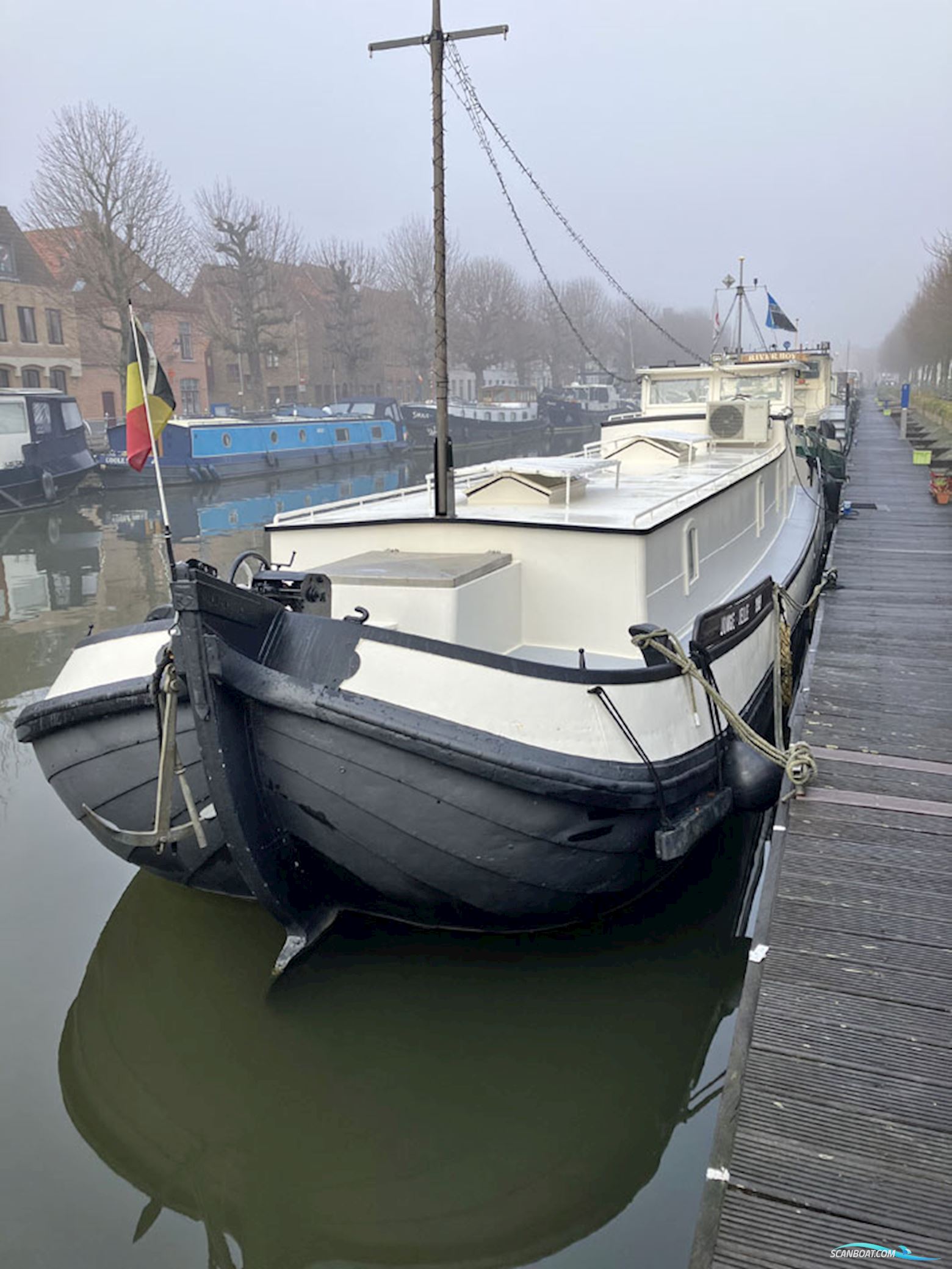Varend Woonschip Skutsje 17.12