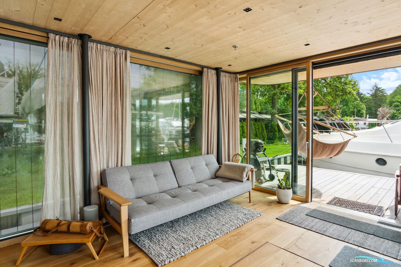 Waterloft "Ohana" - Eksklusiv sejlende husbåd / Wohnschiff (2022)