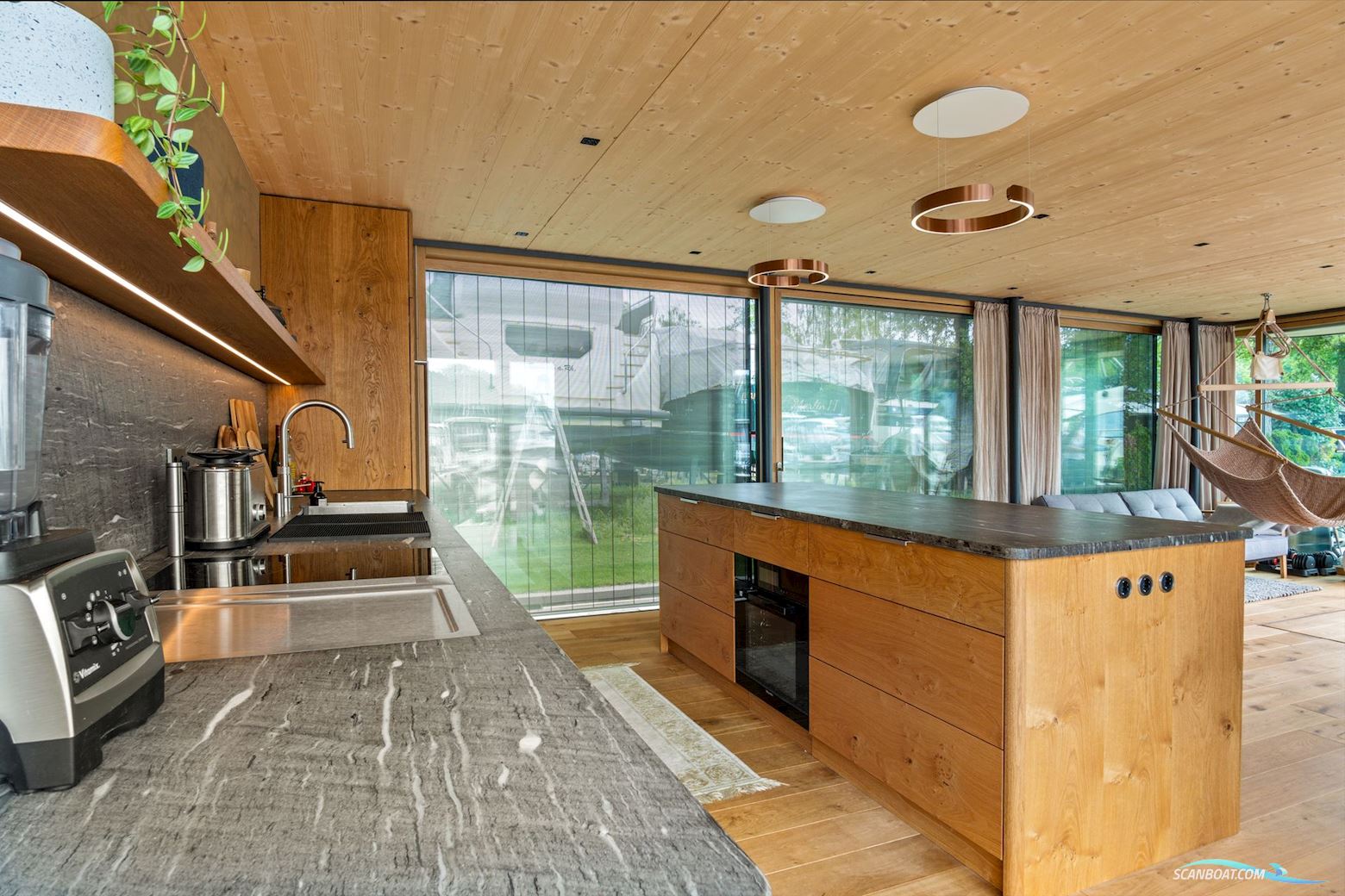 Waterloft "Ohana" - Eksklusiv sejlende husbåd / Wohnschiff (2022)