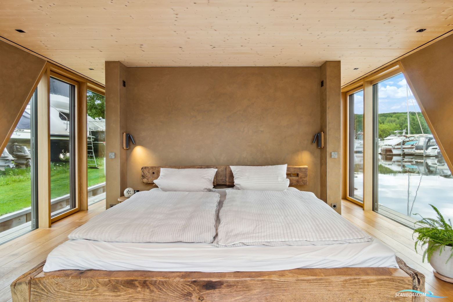 Waterloft "Ohana" - Eksklusiv sejlende husbåd / Wohnschiff (2022)