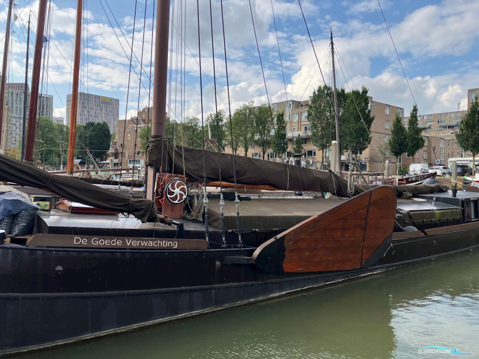 Zeilend Woonschip Woonschip Met Vaste Ligplaats
