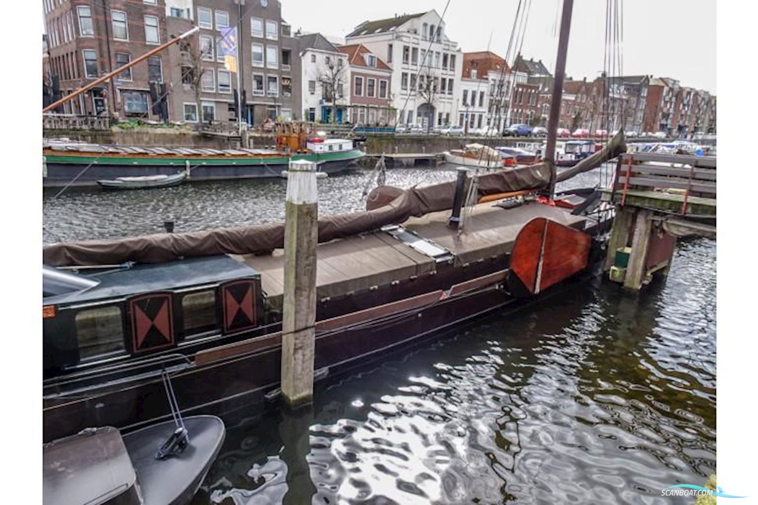 Zeilend Woonschip Woonschip Met Vaste Ligplaats